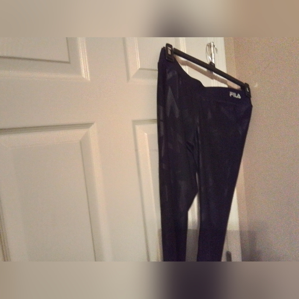Women's EUC Fila leggings - Picture 2 of 3